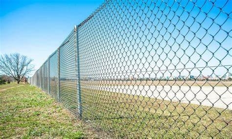 Hot Dip Galvanized Zinc Coated Farm Chain Link Fence 6Ft 8Ft 15m Roll