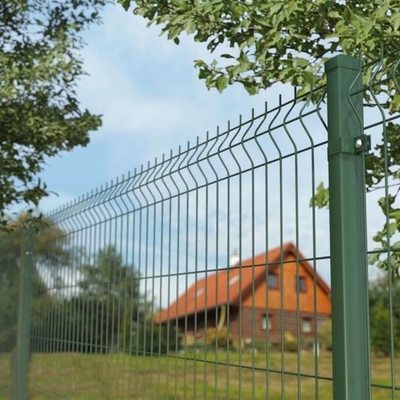 Green 3D Curvy Welded Wire Mesh Fence with peach posts