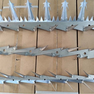 Thickness 2mm Fence Security Spikes Length 1.25m Barbed Wire Spikes