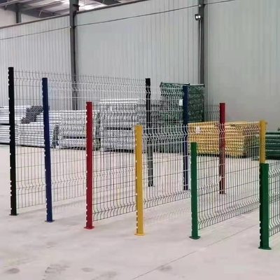 Curvy 3D Triangle Galvanized Welded Wire Mesh Fence PVC Coated